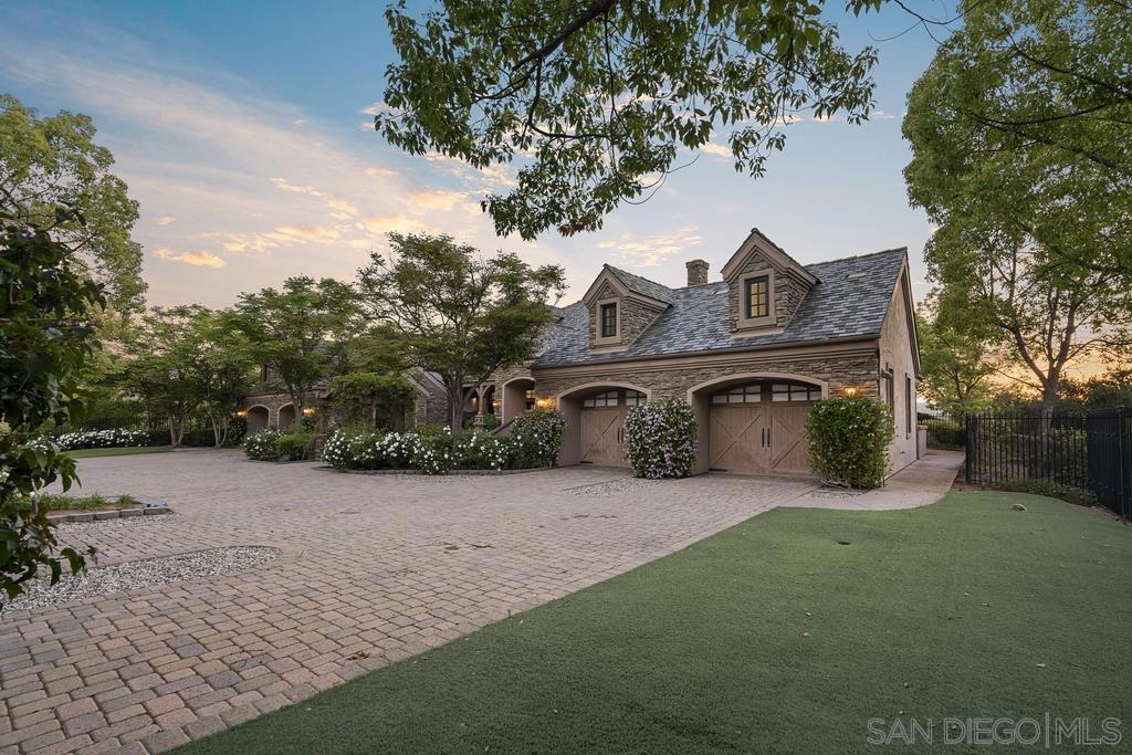 14360 Cascade Crossing