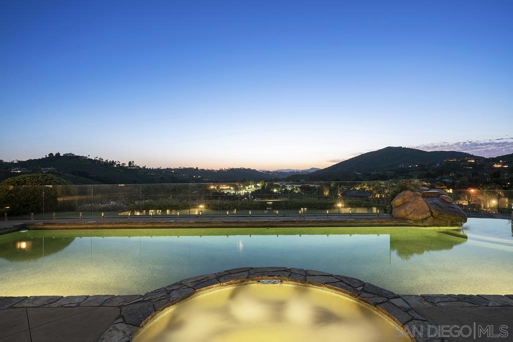 14360 Cascade Crossing