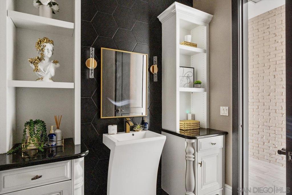 14360 Cascade Crossing