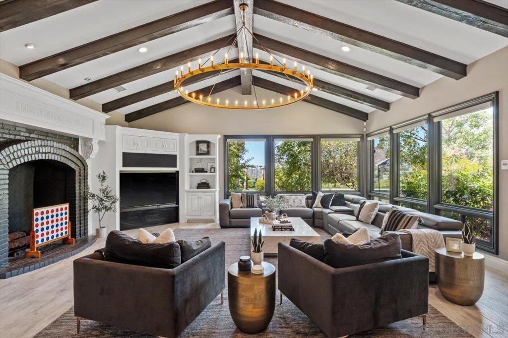 14360 Cascade Crossing