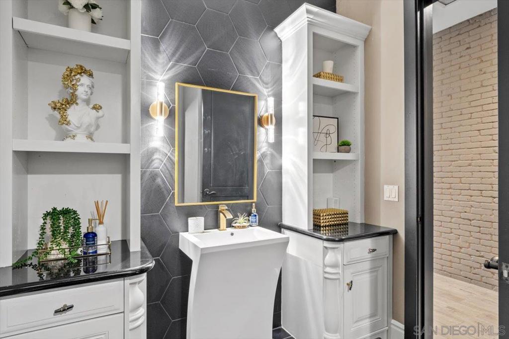 14360 Cascade Crossing