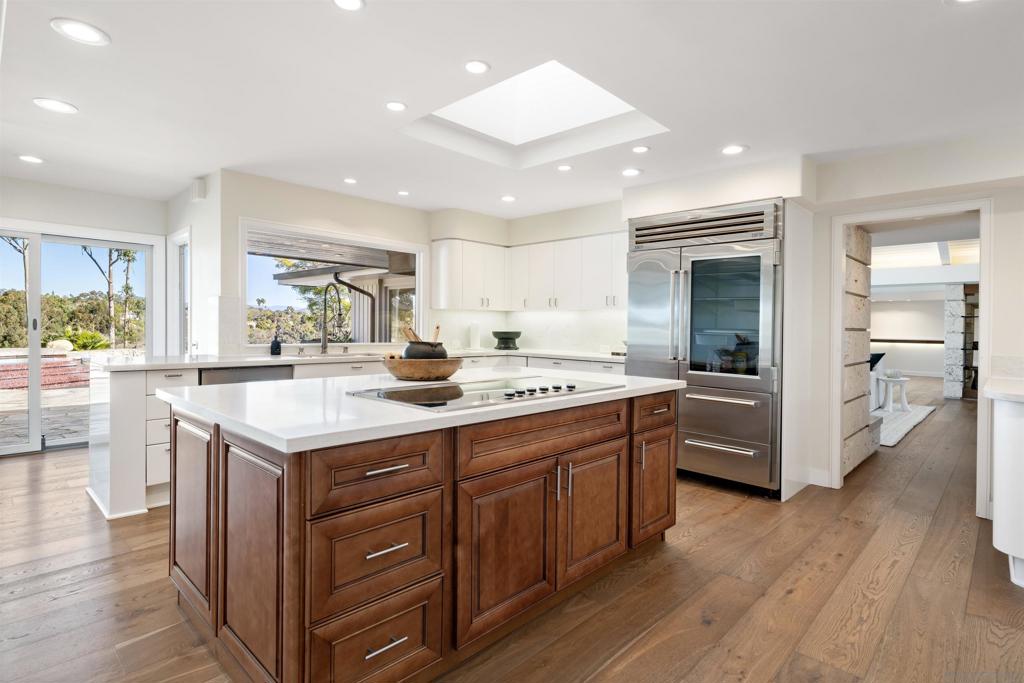 5295 Avenida Maravillas