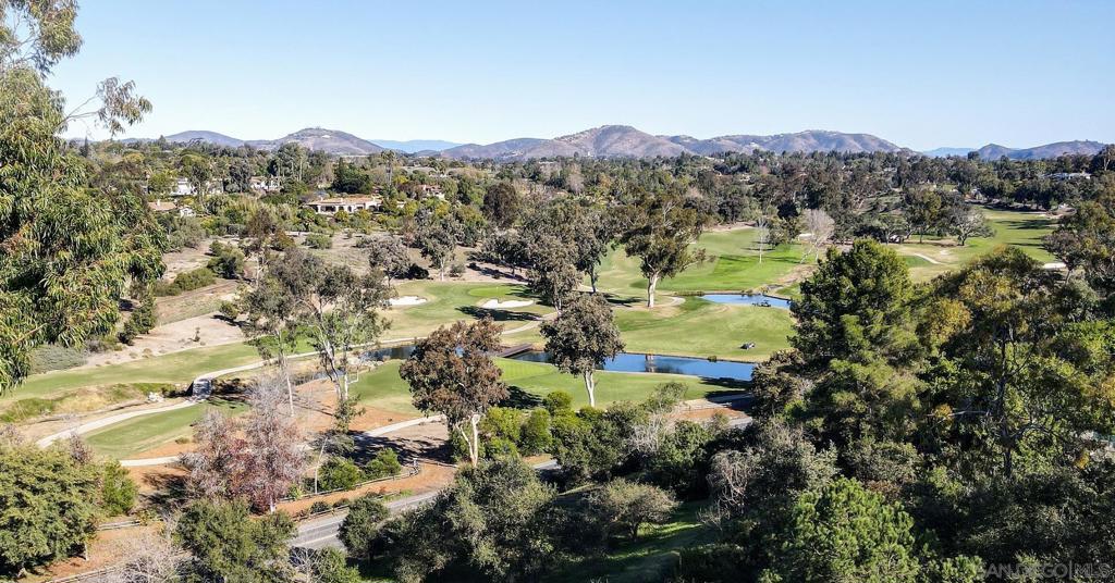 5295 Avenida Maravillas