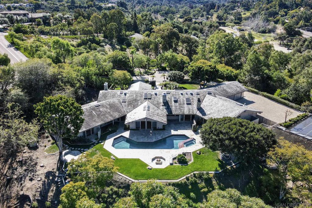 5295 Avenida Maravillas