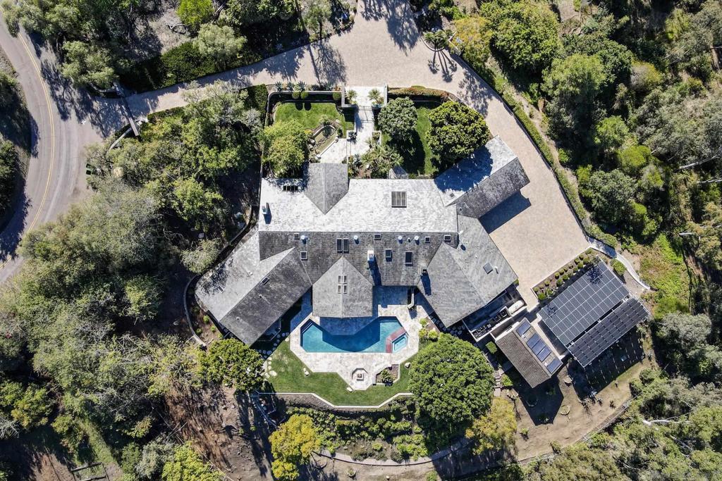 5295 Avenida Maravillas