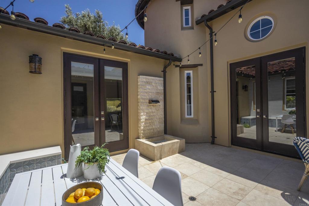 8295 Santaluz Village Green N