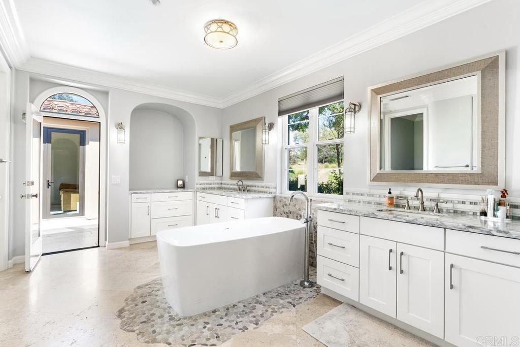 8295 Santaluz Village Green N