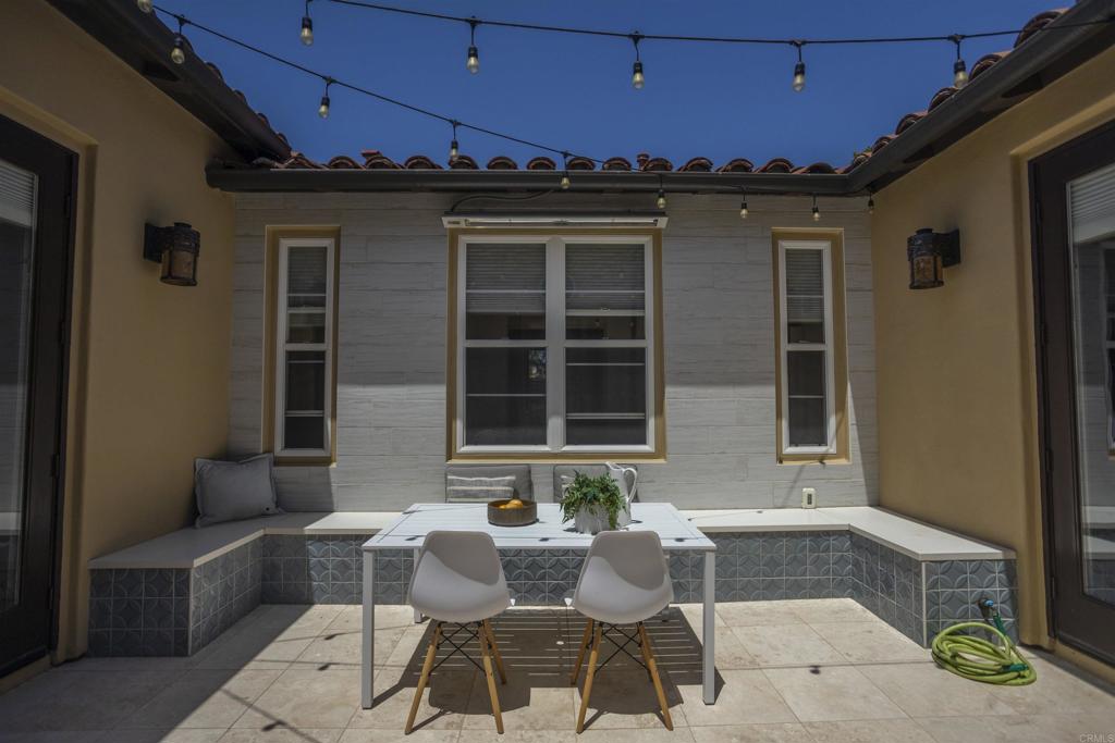 8295 Santaluz Village Green N