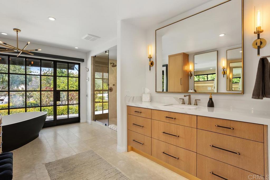 3303 Avenida Hacienda