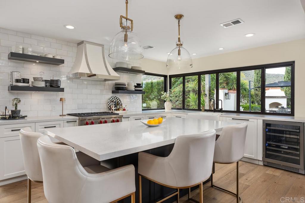 3303 Avenida Hacienda