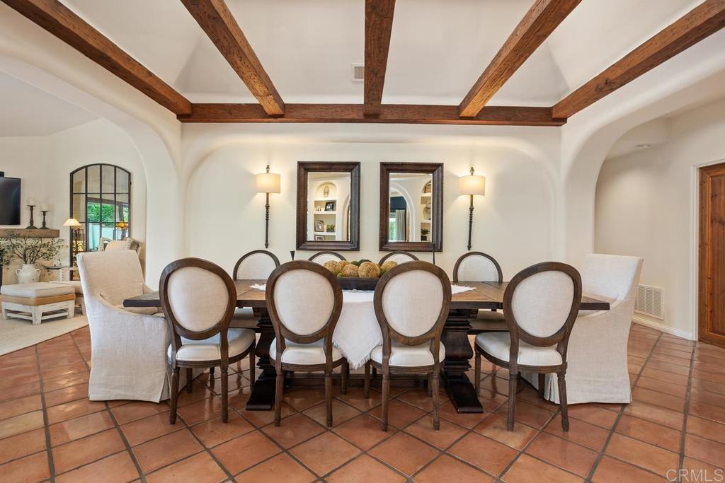 3303 Avenida Hacienda