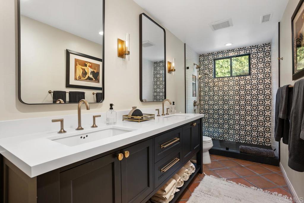 3303 Avenida Hacienda