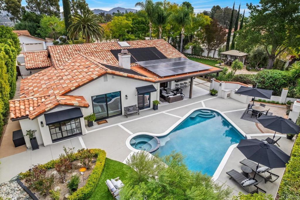 3303 Avenida Hacienda