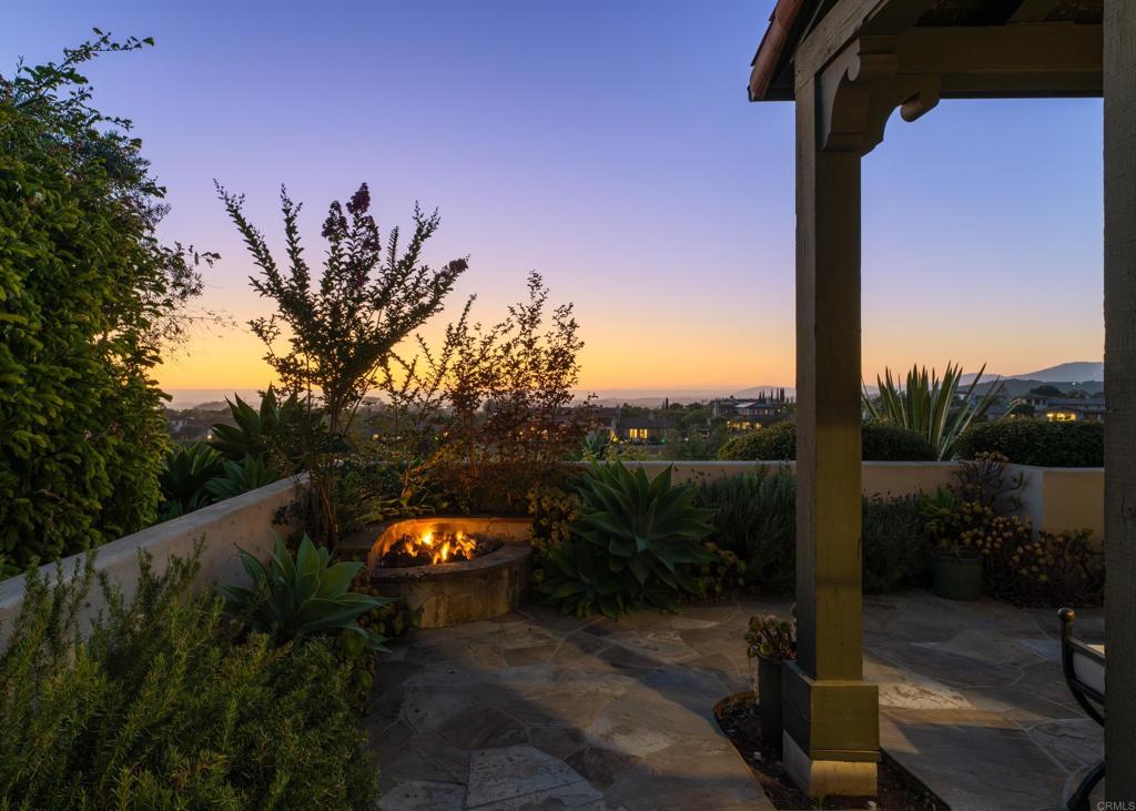 8130 Santaluz Village Green N