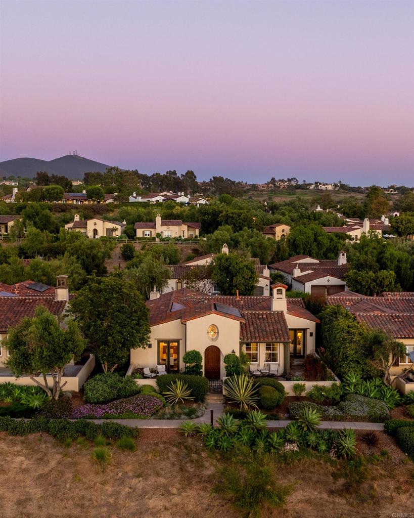 8130 Santaluz Village Green N