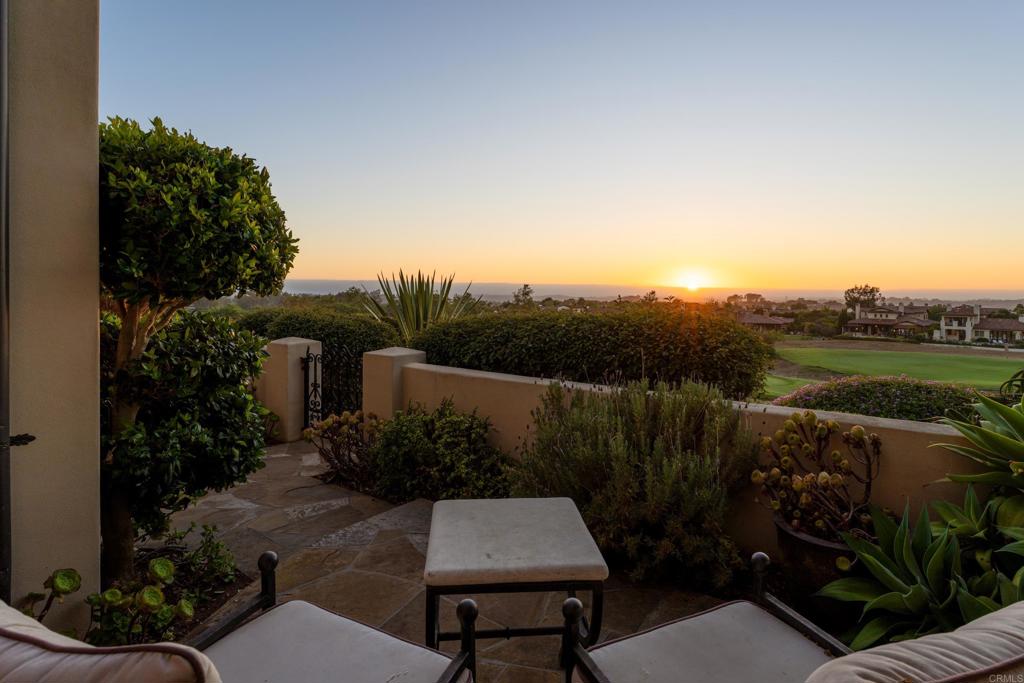 8130 Santaluz Village Green N