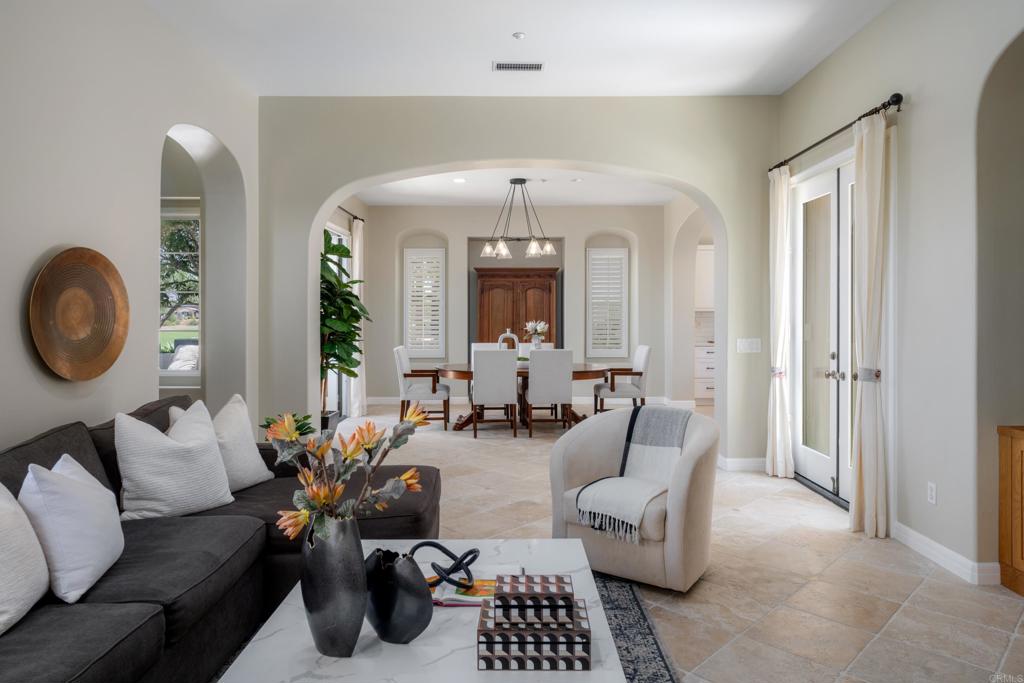 8130 Santaluz Village Green N