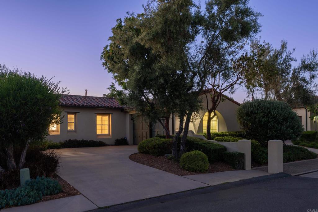 8130 Santaluz Village Green N