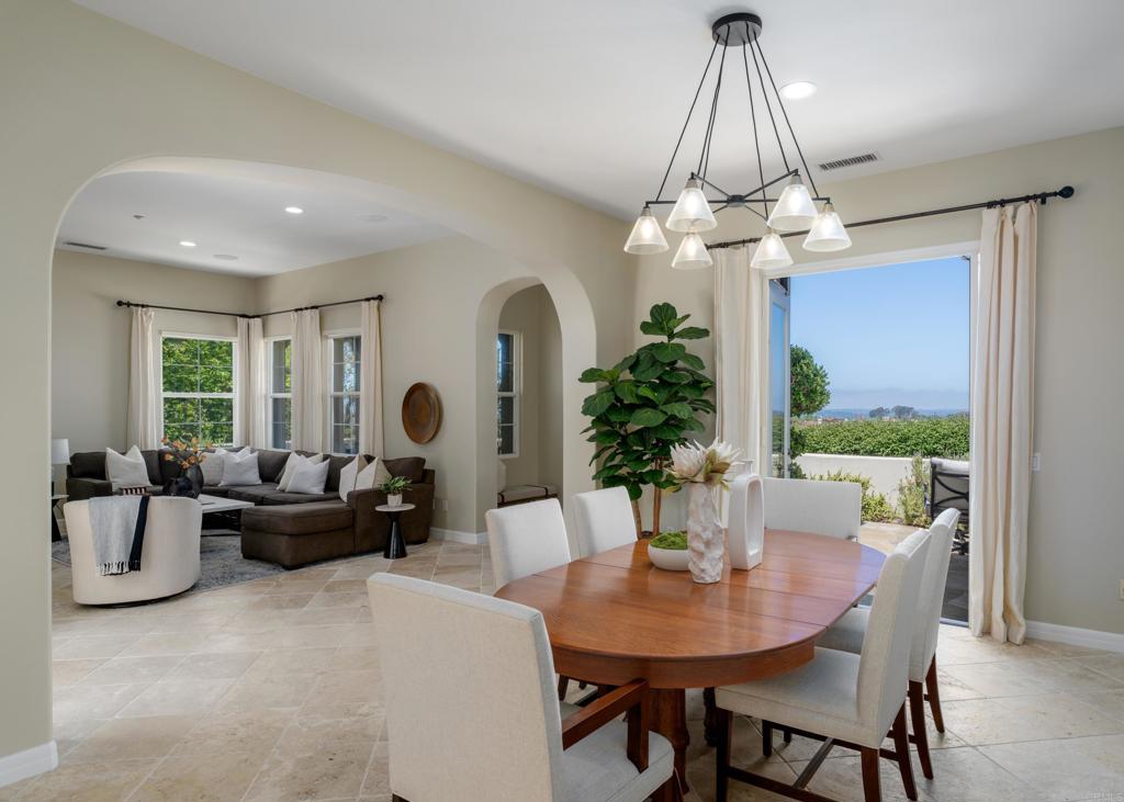 8130 Santaluz Village Green N