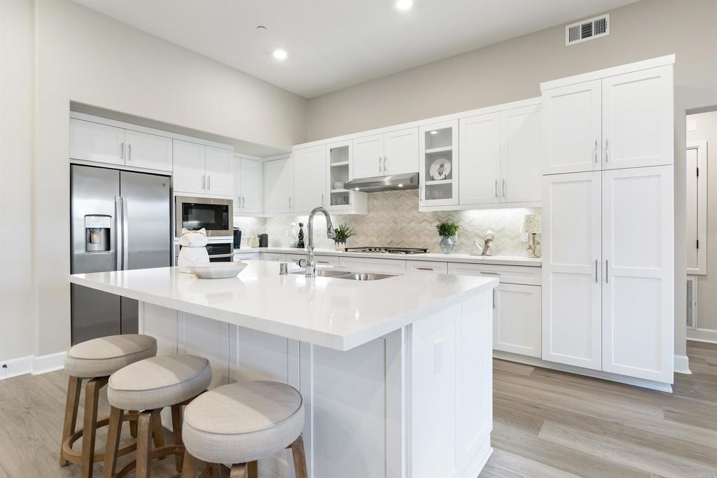 16750 Coyote Bush 114