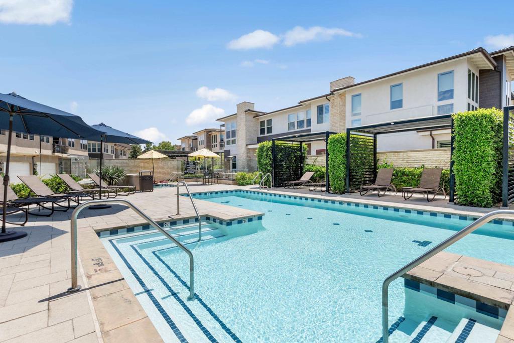 16750 Coyote Bush 114