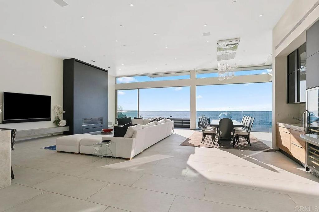 6436 Camino De La Costa