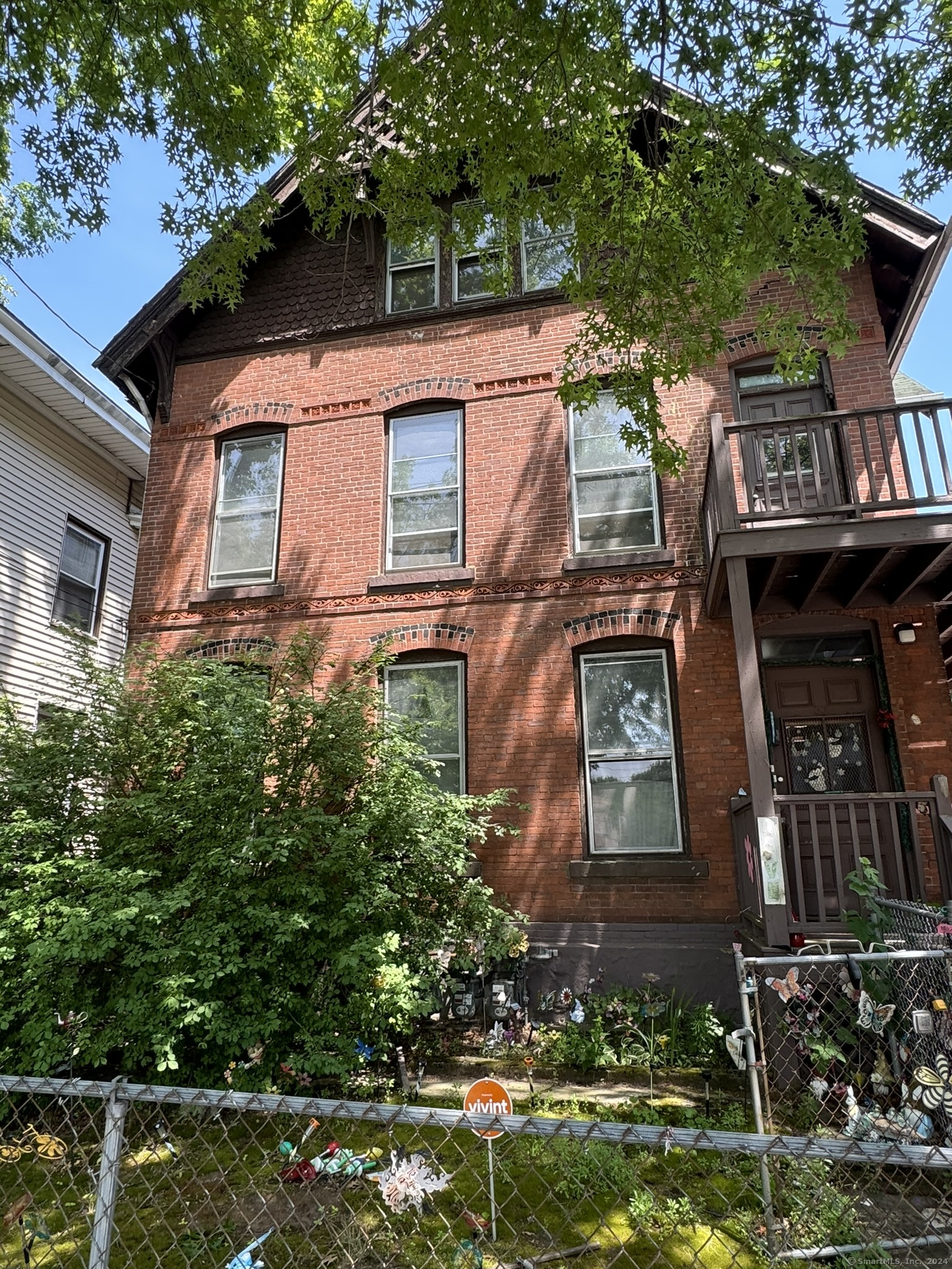 33 Shelton Avenue
