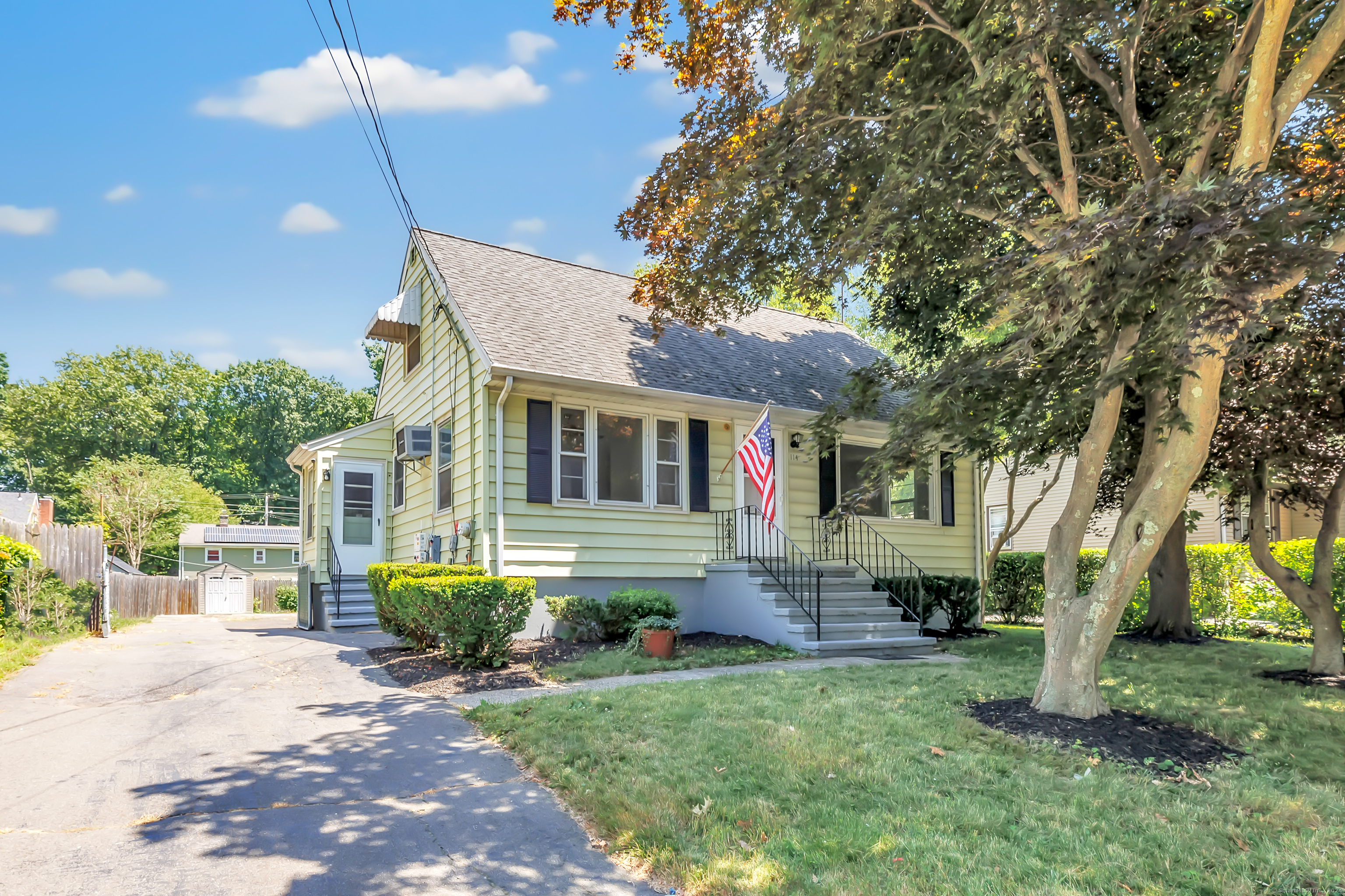 114 Lakeside Drive