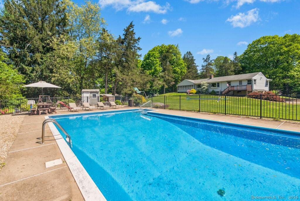 26 Thorson Road