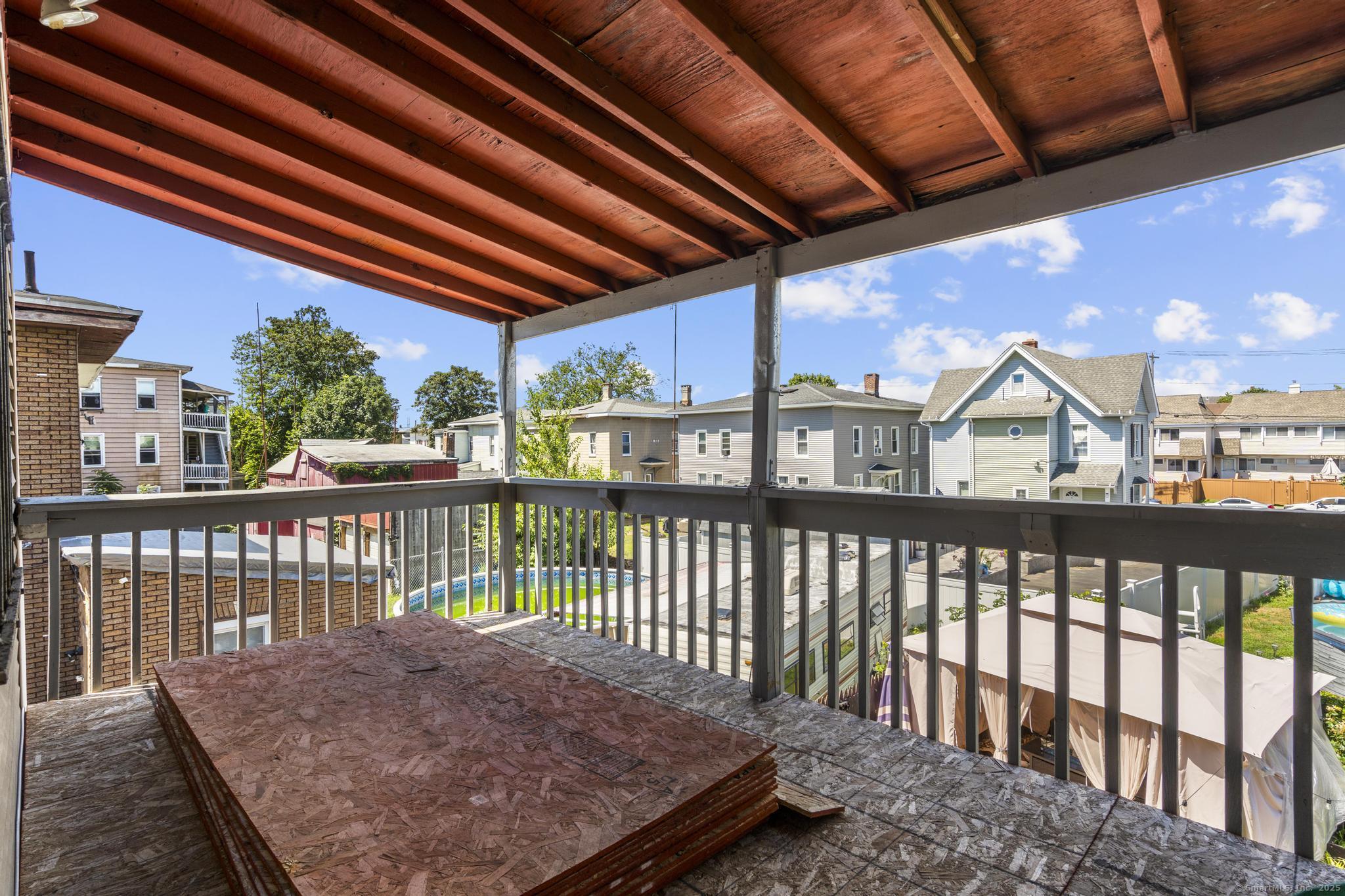 387 Nichols Street 2