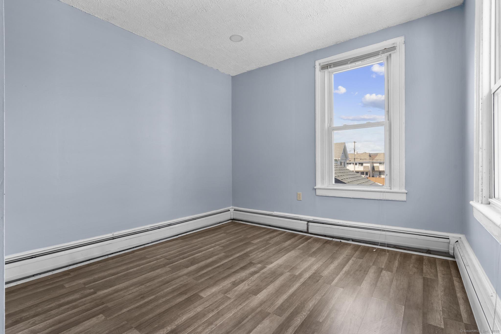 387 Nichols Street 2