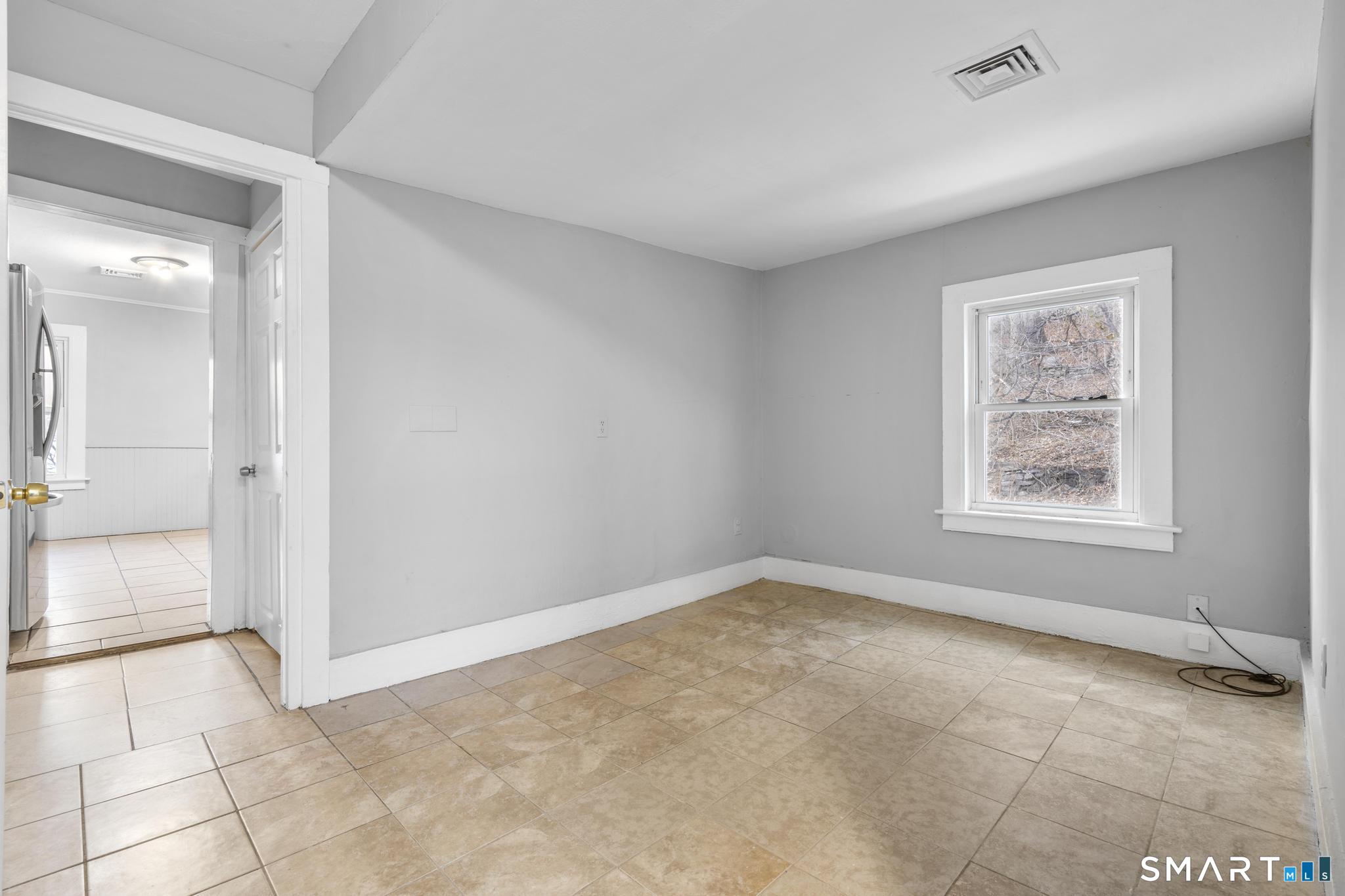 19 Woodbridge Avenue