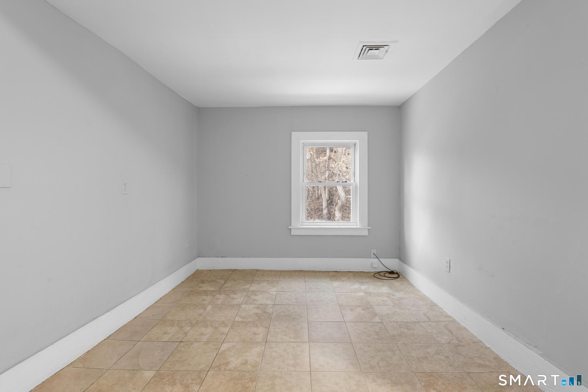 19 Woodbridge Avenue