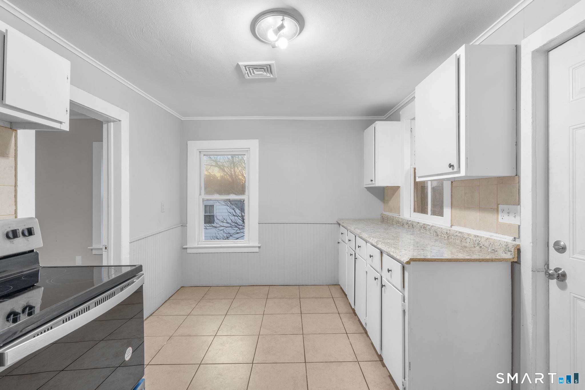 19 Woodbridge Avenue