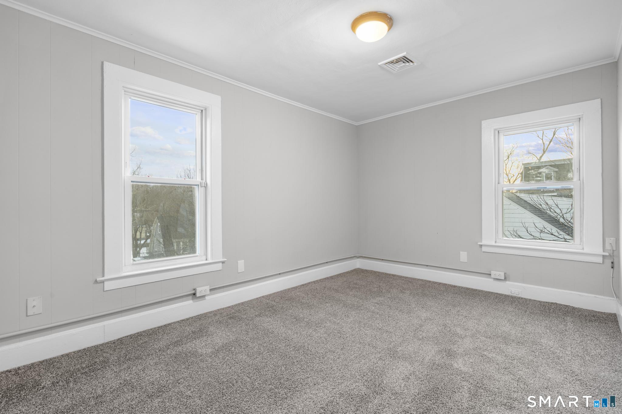 19 Woodbridge Avenue