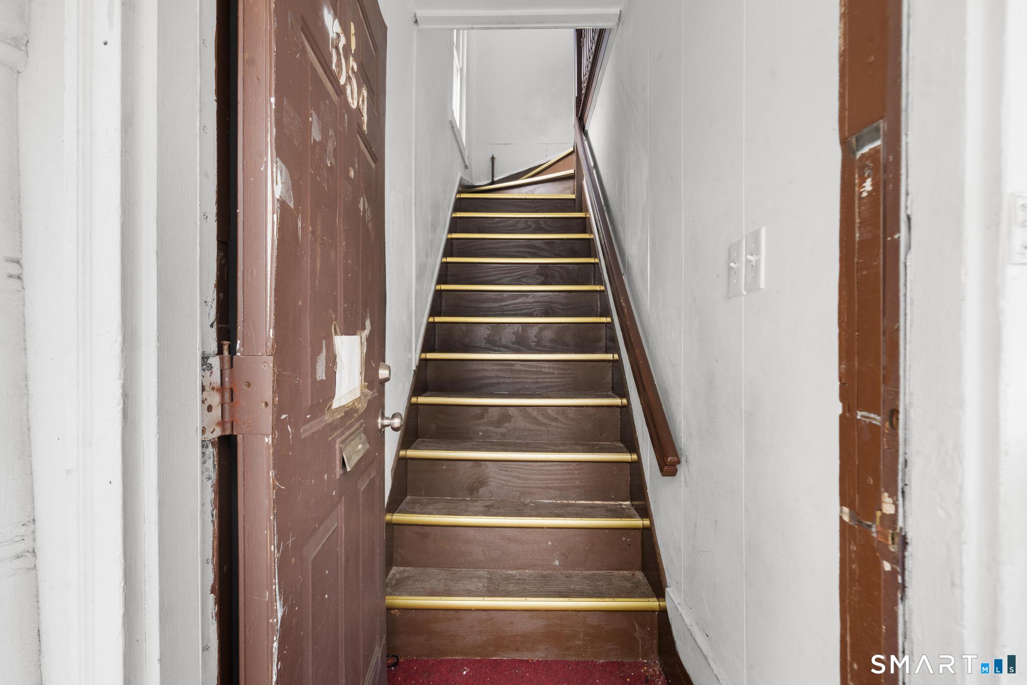 354 Poplar Street Unit: 2nd Flr