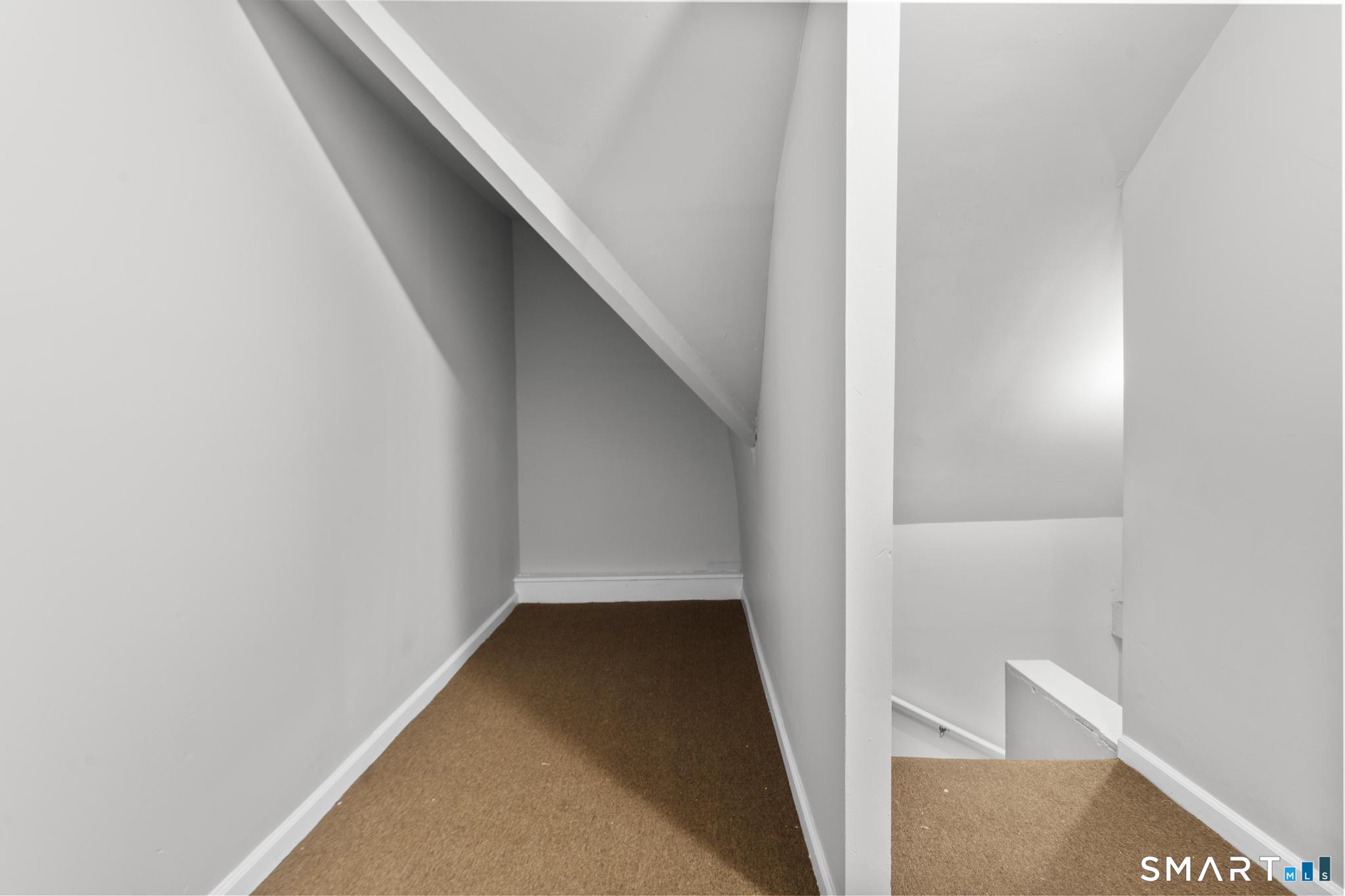 354 Poplar Street Unit: 2nd Flr