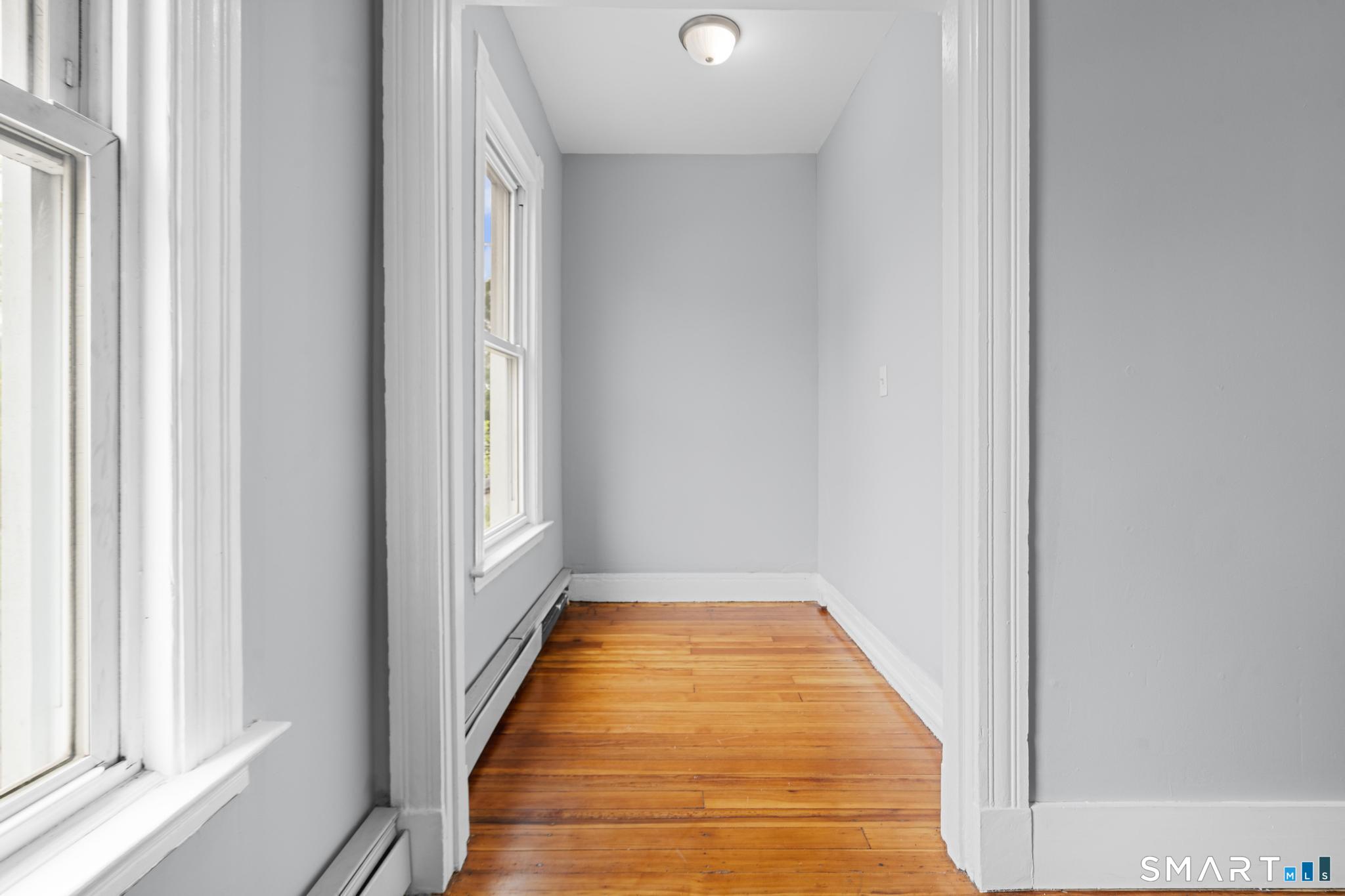354 Poplar Street Unit: 2nd Flr