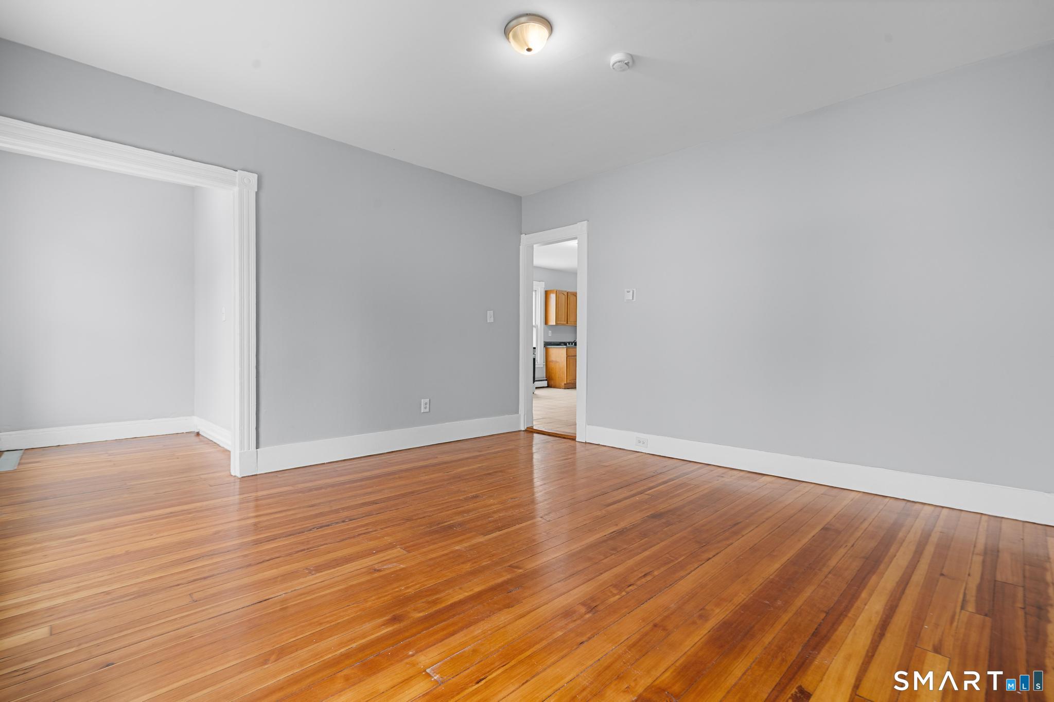 354 Poplar Street Unit: 2nd Flr