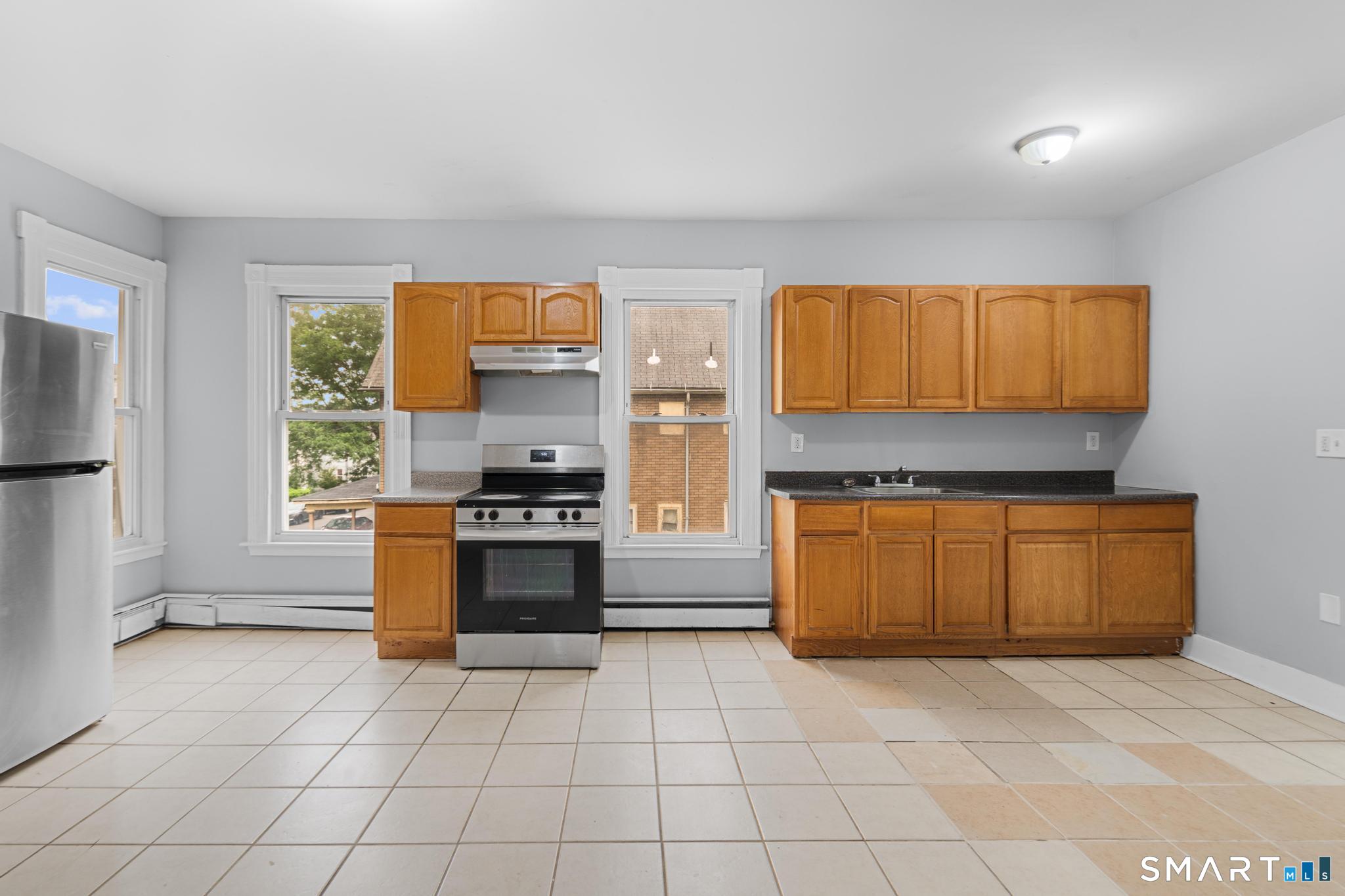 354 Poplar Street Unit: 2nd Flr
