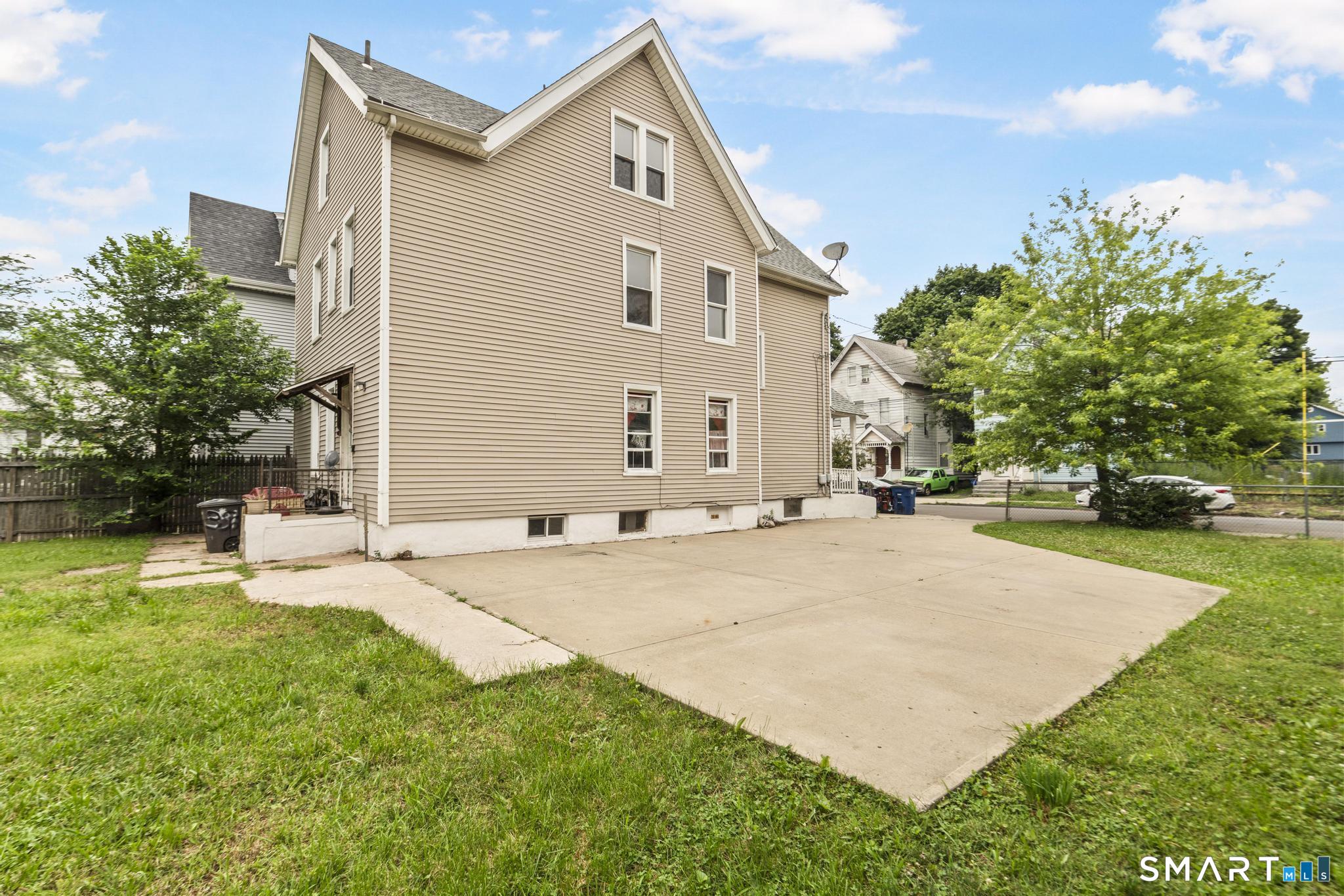 354 Poplar Street Unit: 2nd Flr