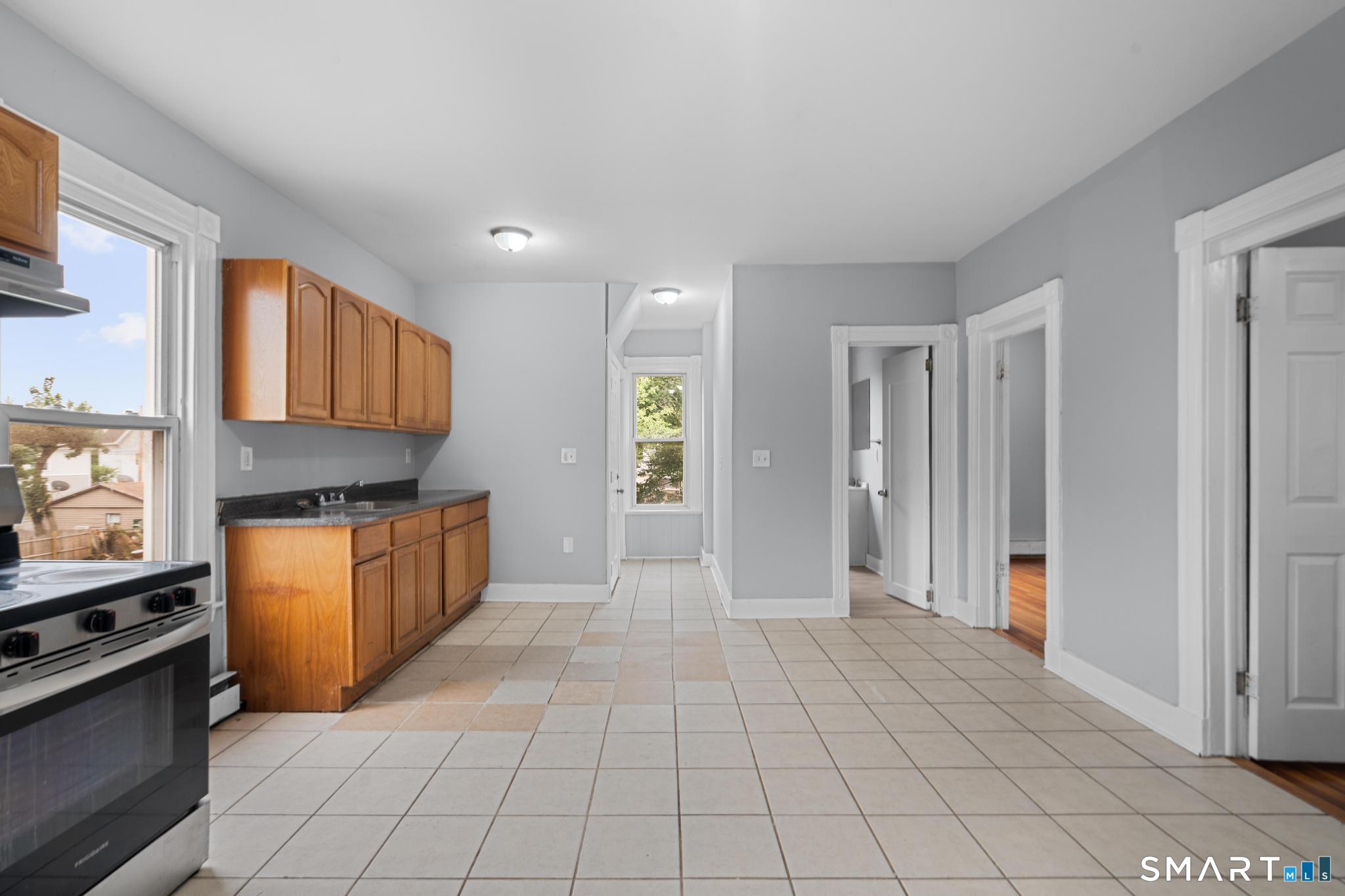 354 Poplar Street Unit: 2nd Flr