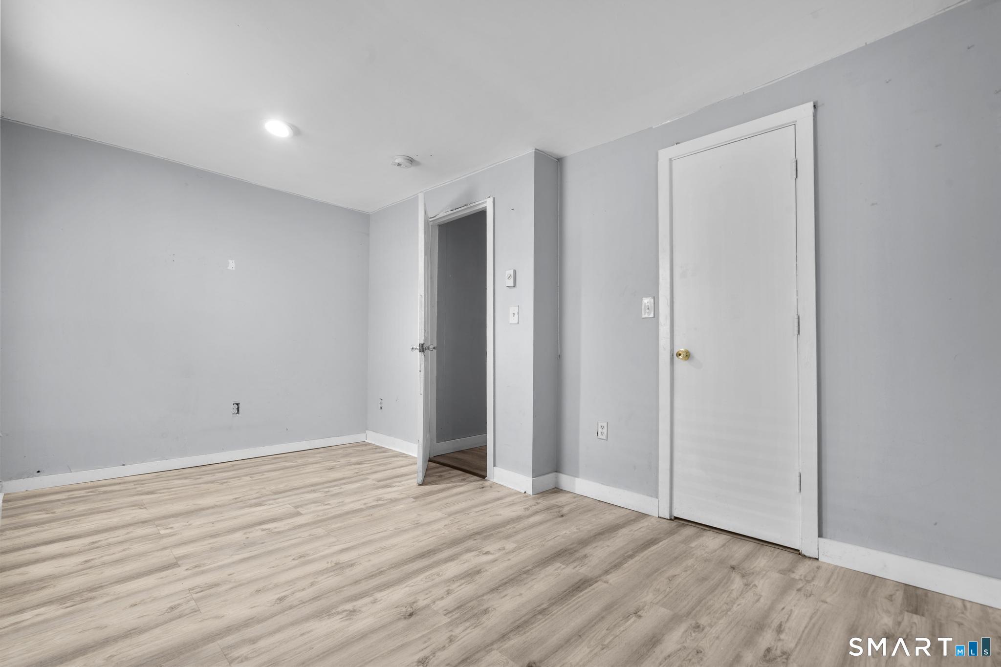 79 Hallock Street