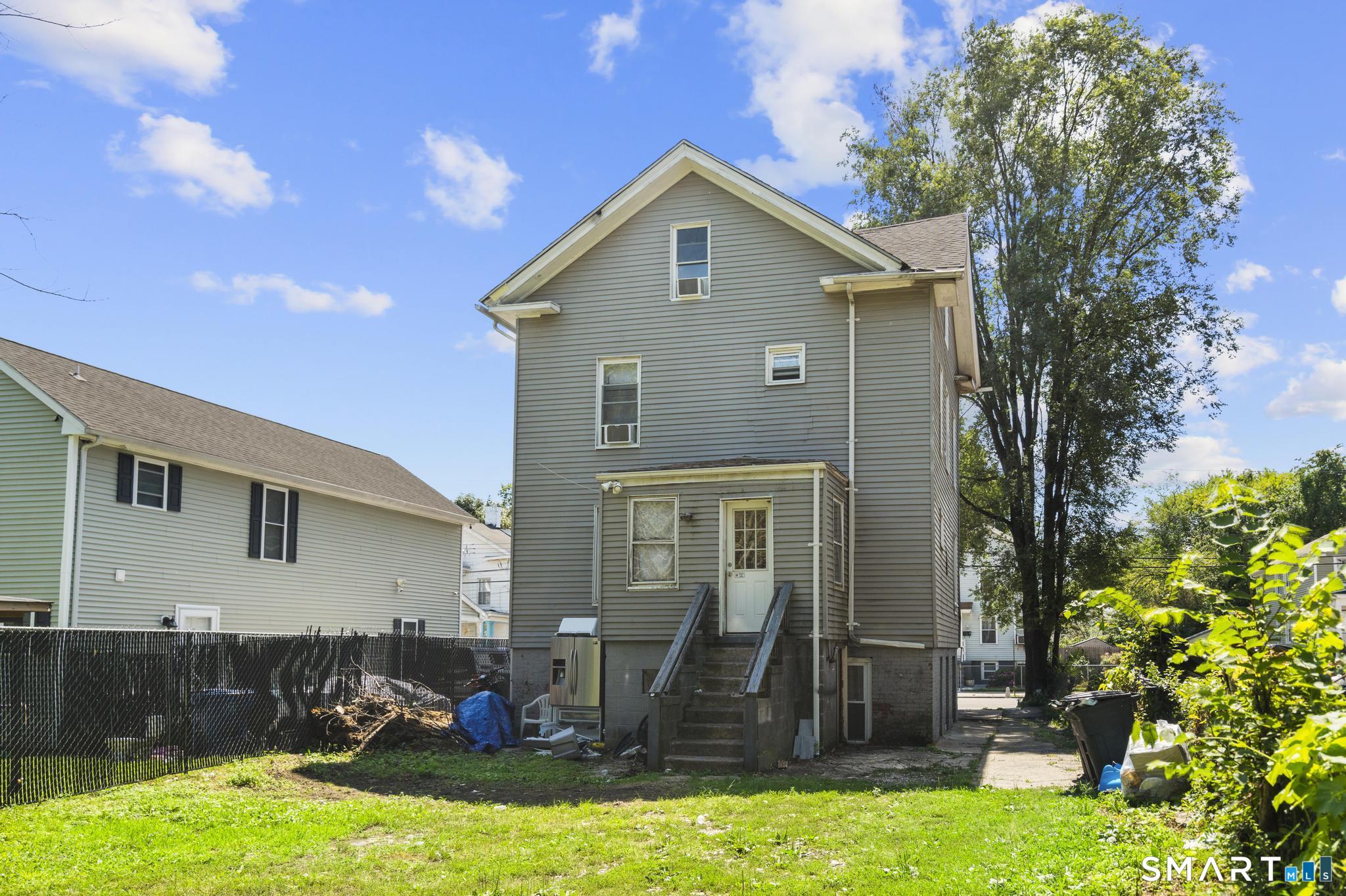 79 Hallock Street
