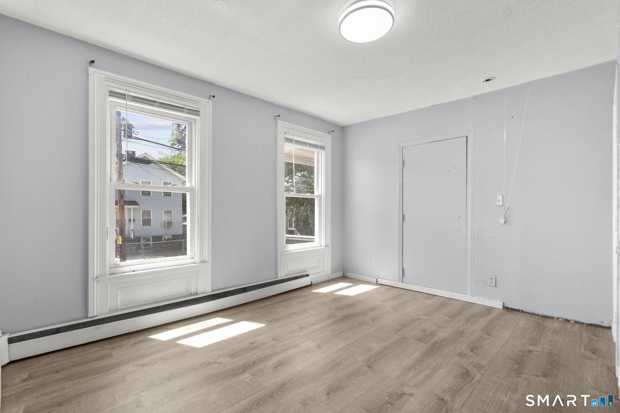 79 Hallock Street