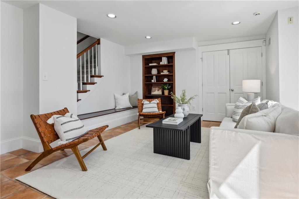 185 E Wesley Road NE