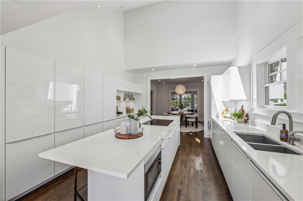 185 E Wesley Road NE