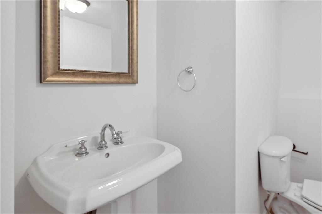 185 E Wesley Road NE