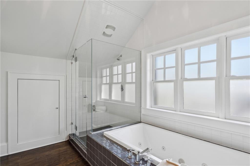 185 E Wesley Road NE