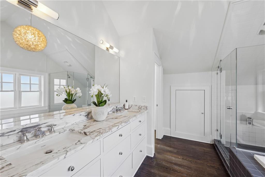 185 E Wesley Road NE